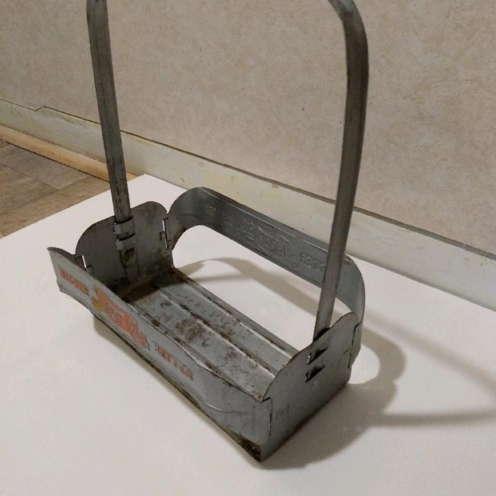 Vintage 2 Dot Pepsi:Cola Metal Holder and Bottles